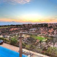 Villa in Republic of Cyprus, Eparchia Pafou, Nicosia, 300 sq.m.