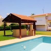 Villa in Republic of Cyprus, Eparchia Pafou, Nicosia, 345 sq.m.