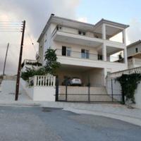 Villa in Republic of Cyprus, Eparchia Pafou, Nicosia, 450 sq.m.