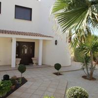 Villa in Republic of Cyprus, Eparchia Pafou, Nicosia, 350 sq.m.