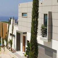 Villa in Republic of Cyprus, Eparchia Pafou, Nicosia, 490 sq.m.