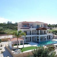 Villa in Republic of Cyprus, Eparchia Pafou, Nicosia, 950 sq.m.
