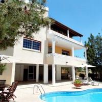 Villa in Republic of Cyprus, Eparchia Pafou, Nicosia, 300 sq.m.