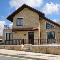 House in Republic of Cyprus, Lemesou, Nicosia, 140 sq.m.