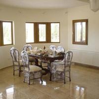 Bungalow in Republic of Cyprus, Lemesou, Nicosia, 350 sq.m.