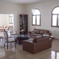 Bungalow in Republic of Cyprus, Lemesou, Nicosia, 350 sq.m.