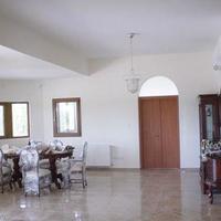 Bungalow in Republic of Cyprus, Lemesou, Nicosia, 350 sq.m.