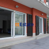 Дом на первой линии моря/озера в Черногории, 300 кв.м.