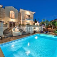 Villa in Republic of Cyprus, Lemesou, 585 sq.m.