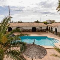 Villa in Spain, Comunitat Valenciana, Alicante, 500 sq.m.