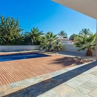 Villa in Spain, Comunitat Valenciana, Alicante, 400 sq.m.