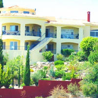 Villa in Republic of Cyprus, Eparchia Pafou, Nicosia, 450 sq.m.