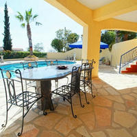 Villa in Republic of Cyprus, Eparchia Pafou, Nicosia, 450 sq.m.