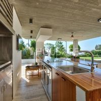 Villa in Republic of Cyprus, Lemesou, 800 sq.m.