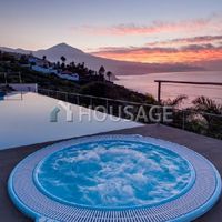 Villa in Spain, Canary Islands, Santa Cruz de Tenerife, 900 sq.m.
