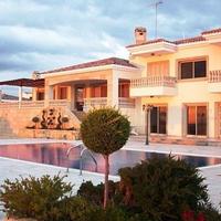 Villa in Republic of Cyprus, Eparchia Pafou, Nicosia, 550 sq.m.