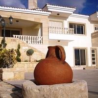 Villa in Republic of Cyprus, Eparchia Pafou, Nicosia, 550 sq.m.