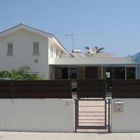 Penthouse in Republic of Cyprus, Eparchia Larnakas, Larnaca, 110 sq.m.