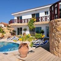 Villa in Republic of Cyprus, Eparchia Pafou, Nicosia, 500 sq.m.