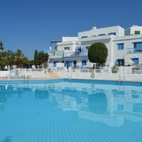 Flat at the second line of the sea / lake, in the suburbs in Republic of Cyprus, Eparchia Pafou, 70 sq.m.