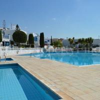 Flat at the second line of the sea / lake, in the suburbs in Republic of Cyprus, Eparchia Pafou, 70 sq.m.
