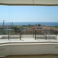 Вилла на первой линии моря/озера, в пригороде на Кипре, Пафос, 350 кв.м.