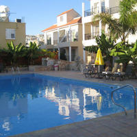 Квартира на второй линии моря/озера на Кипре, Пафос, 80 кв.м.