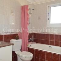 House in the suburbs in Republic of Cyprus, Eparchia Pafou, 170 sq.m.