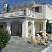 Villa at the second line of the sea / lake in Republic of Cyprus, Eparchia Pafou, Polis, 260 sq.m.