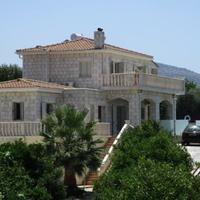 Villa at the second line of the sea / lake in Republic of Cyprus, Eparchia Pafou, Polis, 260 sq.m.