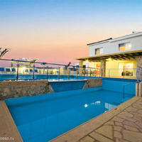 Дом на второй линии моря/озера, в пригороде на Кипре, Пафос, 250 кв.м.