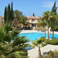 Таунхаус на второй линии моря/озера на Кипре, Пафос, 125 кв.м.