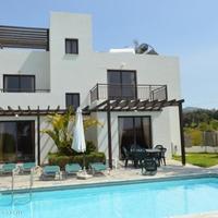 Villa at the second line of the sea / lake, in the suburbs in Republic of Cyprus, Eparchia Pafou, 140 sq.m.