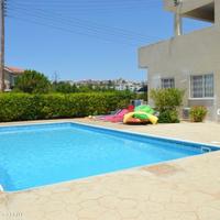 Flat in the suburbs in Republic of Cyprus, Eparchia Pafou, 65 sq.m.
