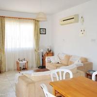 Flat in the suburbs in Republic of Cyprus, Eparchia Pafou, 65 sq.m.