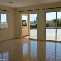 Flat in the city center in Republic of Cyprus, Eparchia Pafou, 80 sq.m.