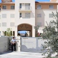 Apartment at the first line of the sea / lake in Republic of Cyprus, Eparchia Pafou, 86 sq.m.