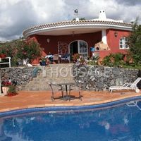Villa in Spain, Canary Islands, Santa Cruz de Tenerife, 269 sq.m.