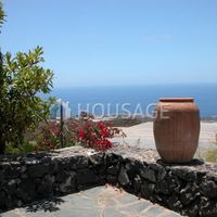 Villa in Spain, Canary Islands, Santa Cruz de Tenerife, 269 sq.m.