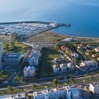 Apartment at the second line of the sea / lake, in the city center in Republic of Cyprus, Lemesou, 174 sq.m.