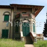 Villa in Italy, Arezzo, 1100 sq.m.