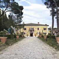 House in Italy, Siena, 1000 sq.m.