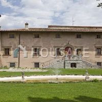 Villa in Italy, Arezzo, 850 sq.m.