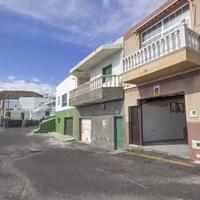 Apartment at the first line of the sea / lake in Spain, Canary Islands, Santa Cruz de Tenerife, 120 sq.m.