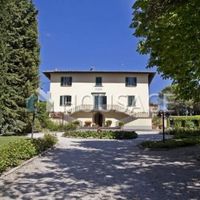Villa in Italy, Arezzo, 780 sq.m.