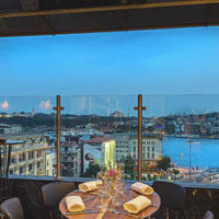 Hotel at the second line of the sea / lake, in the city center in Turkey, Istanbul, Gazipasa, 1650 sq.m.
