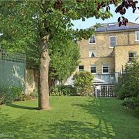 House in United Kingdom, England, 303 sq.m.