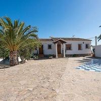 Villa in Spain, Comunitat Valenciana, Alicante, 220 sq.m.