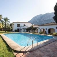 Villa in Spain, Comunitat Valenciana, Alicante, 670 sq.m.