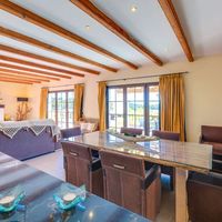 Villa in Spain, Balearic Islands, Palma, 360 sq.m.